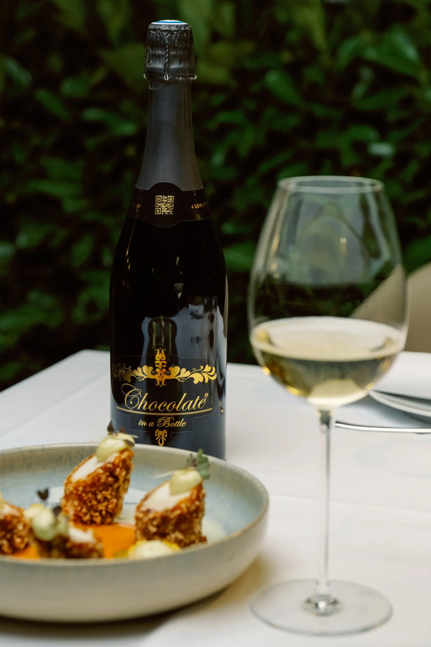 Pulpo frito, gazpacho de tomate, limón salado, mayonesa de citronela y chutney de melocotón